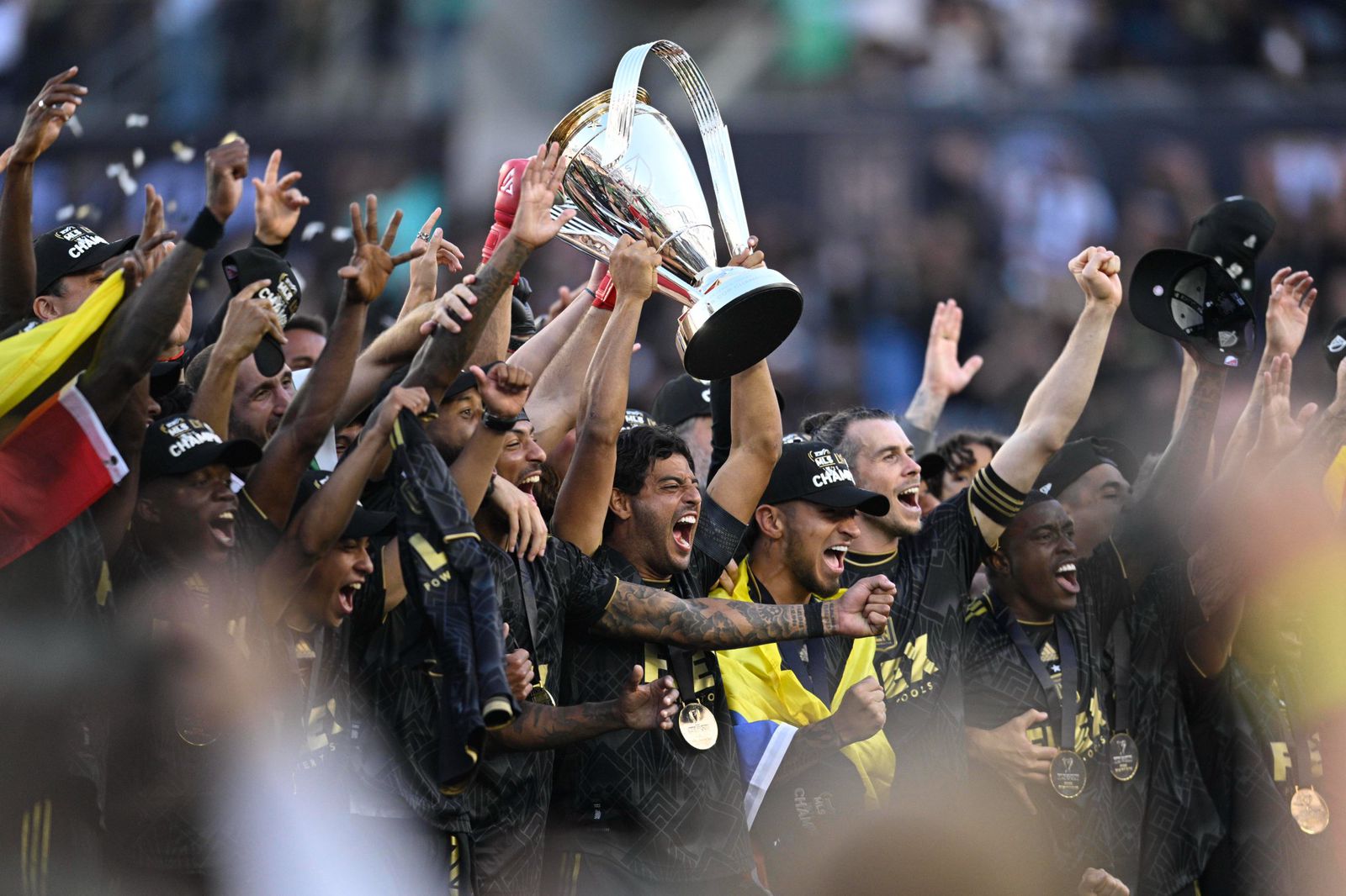 Carlos Vela alzó la MLS Cup gracias a Gareth Bale