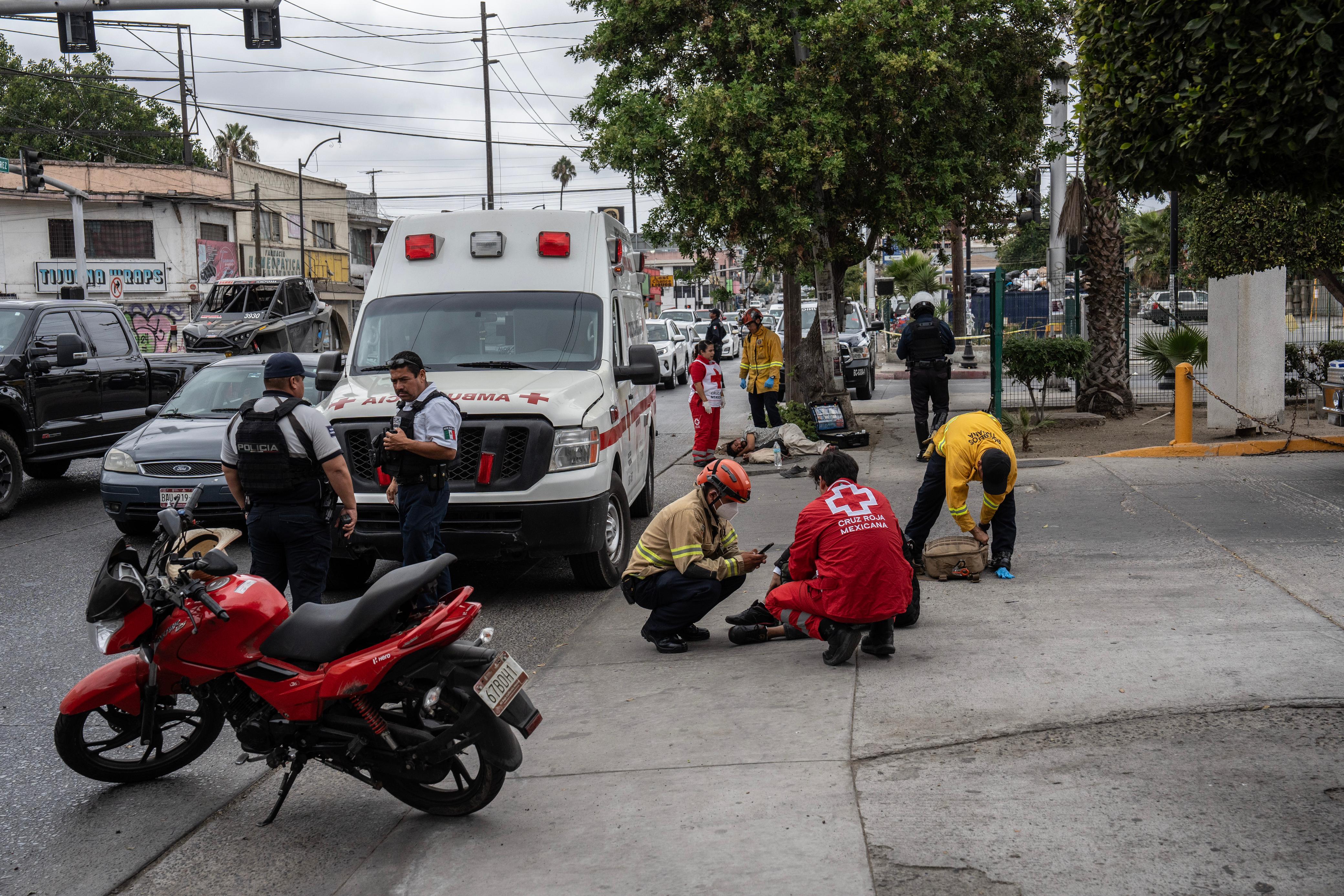 Atropella motociclista a hombre en situación de calle: Tijuana