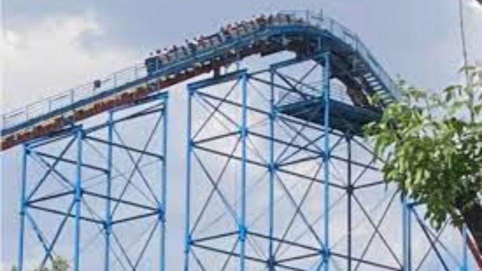 [VÍDEO] Falla juego mecánico de Six Flags en las alturas