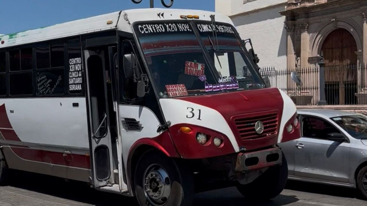 Tarifa estudiantil dominical enciende debate entre transportistas y estudiantes en Durango