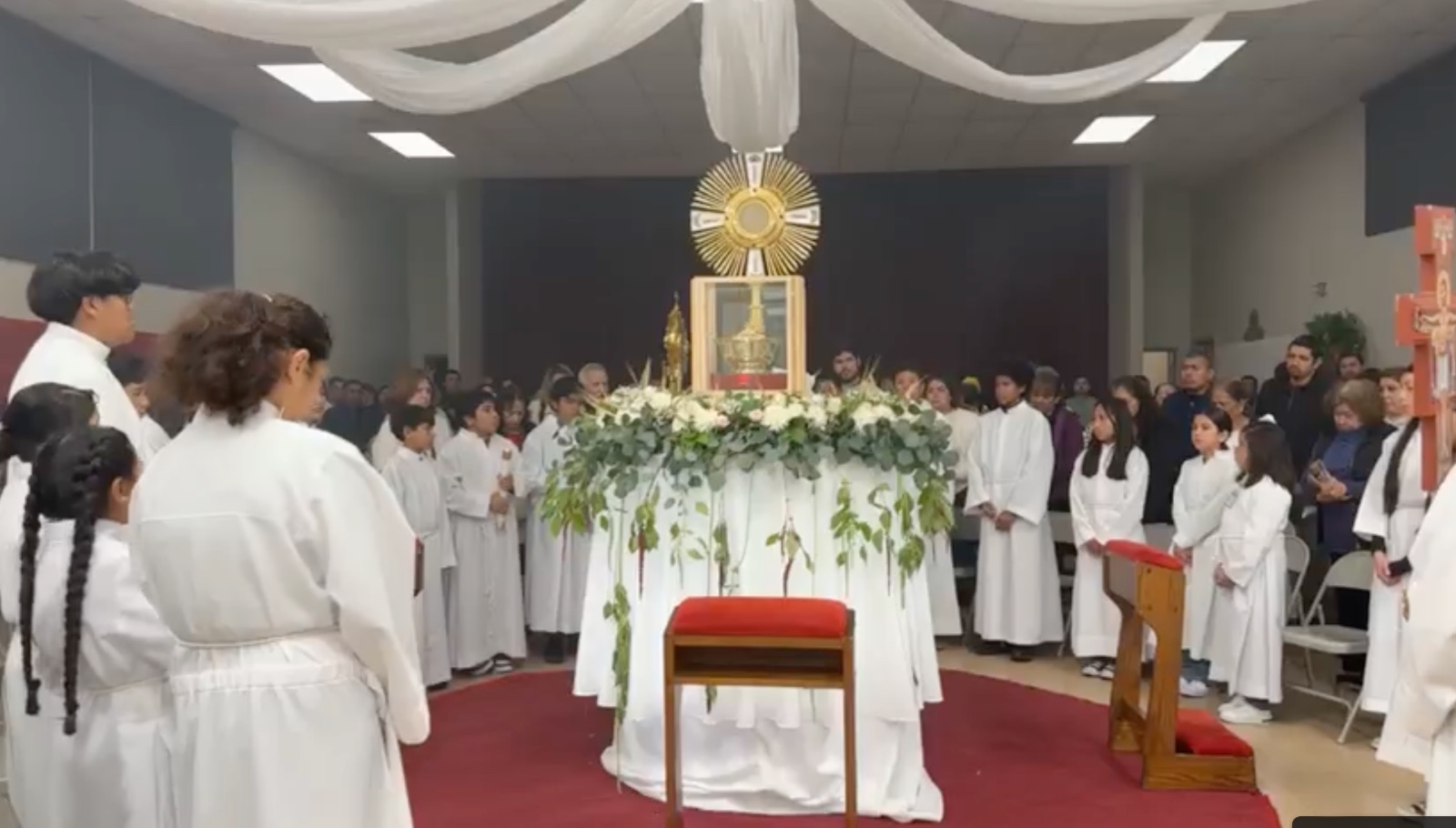 Celebran católicos misa de jueves santo en San Diego