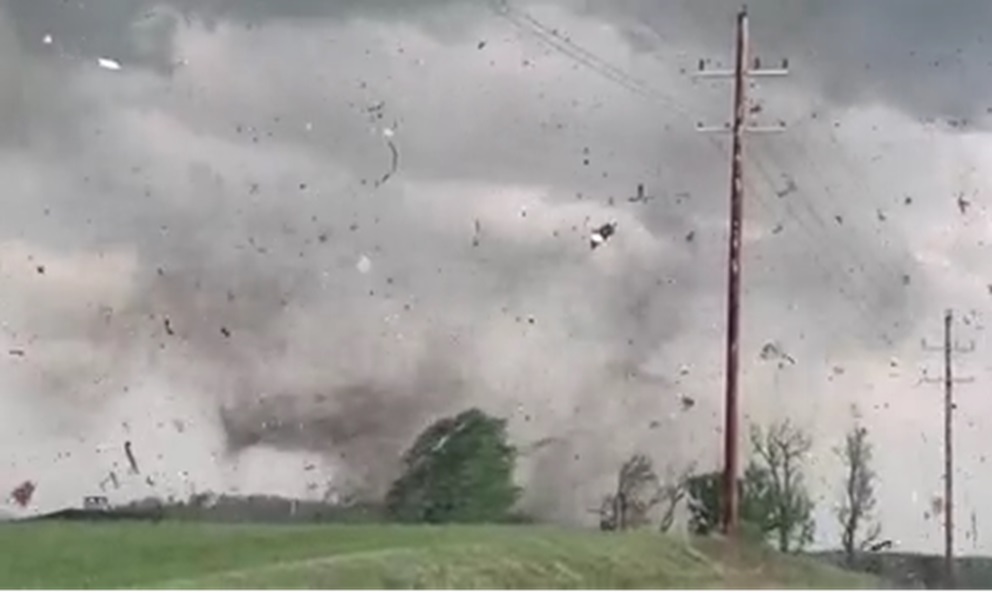 (Video)Tornado causa estragos en Westmoreland, Kansas