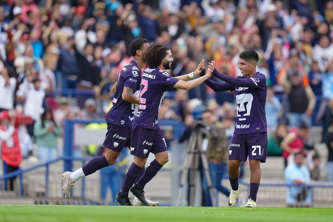 Pumas golea a San Luis y continúa en la pelea por los primeros puestos