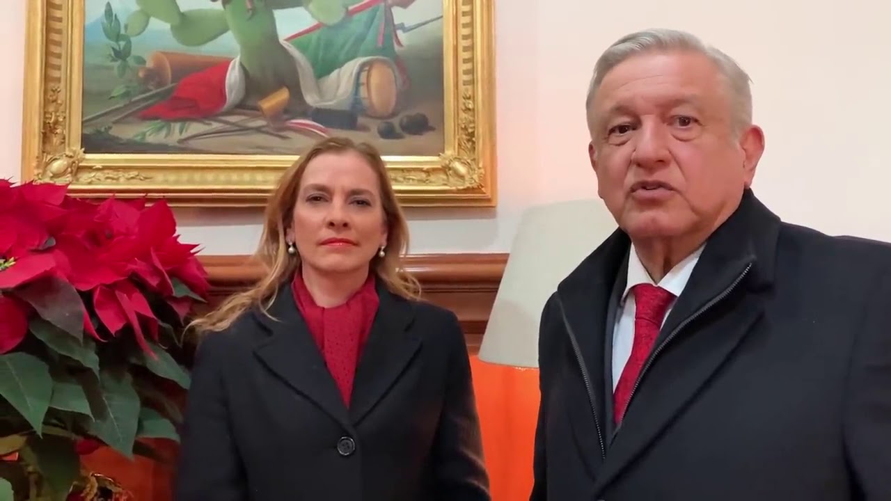 "Hoy por la noche celebramos la mayoría de los mexicanos, la víspera de la Navidad, es la cena de Nochebuena", señala el mandatario.