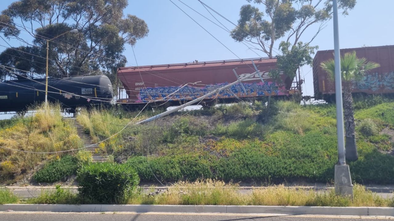 [VÍDEO+GALERÍA] Choque de tren de carga causa apagón: Tijuana