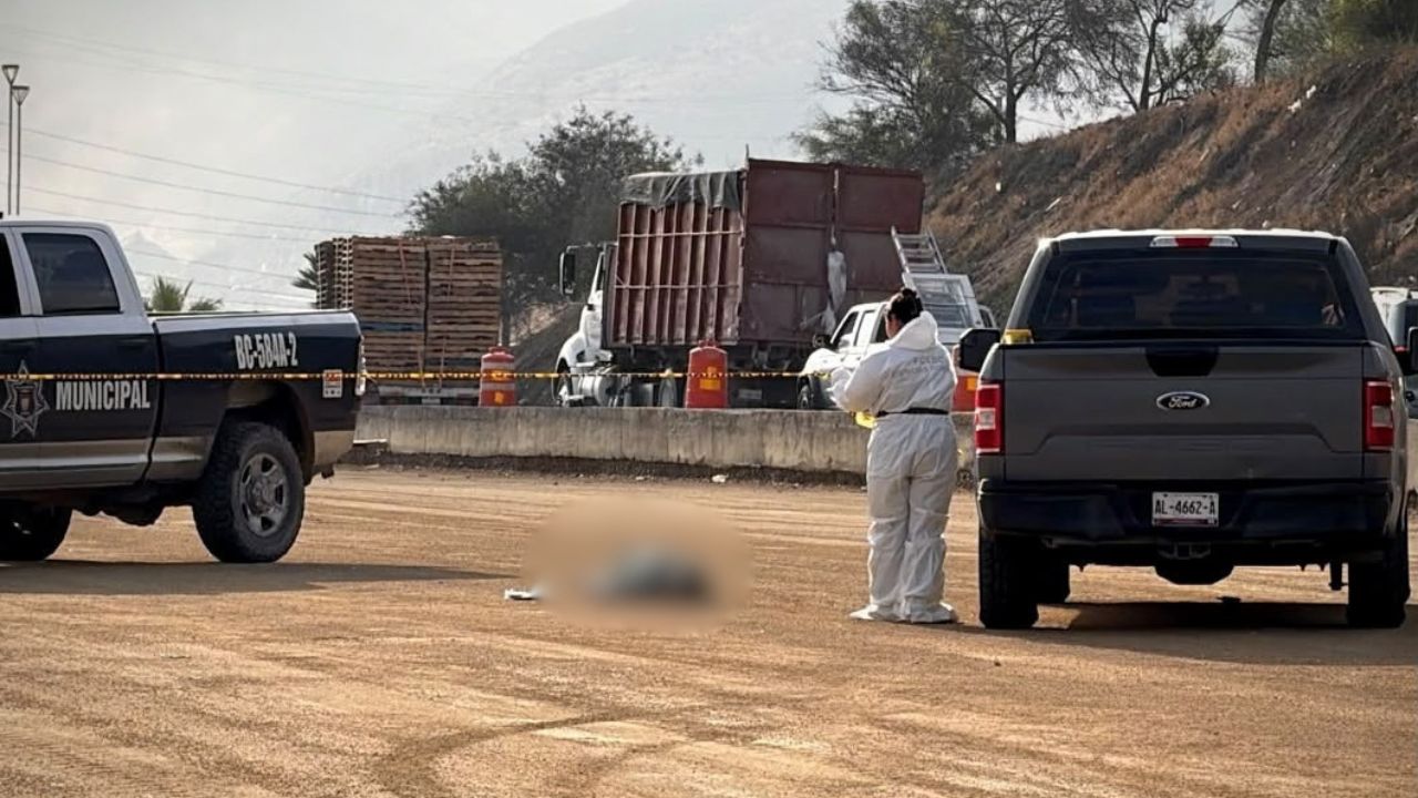TIJUANA: Localizan a hombre sin vida en el bulevar 2000; presentaba heridas de bala