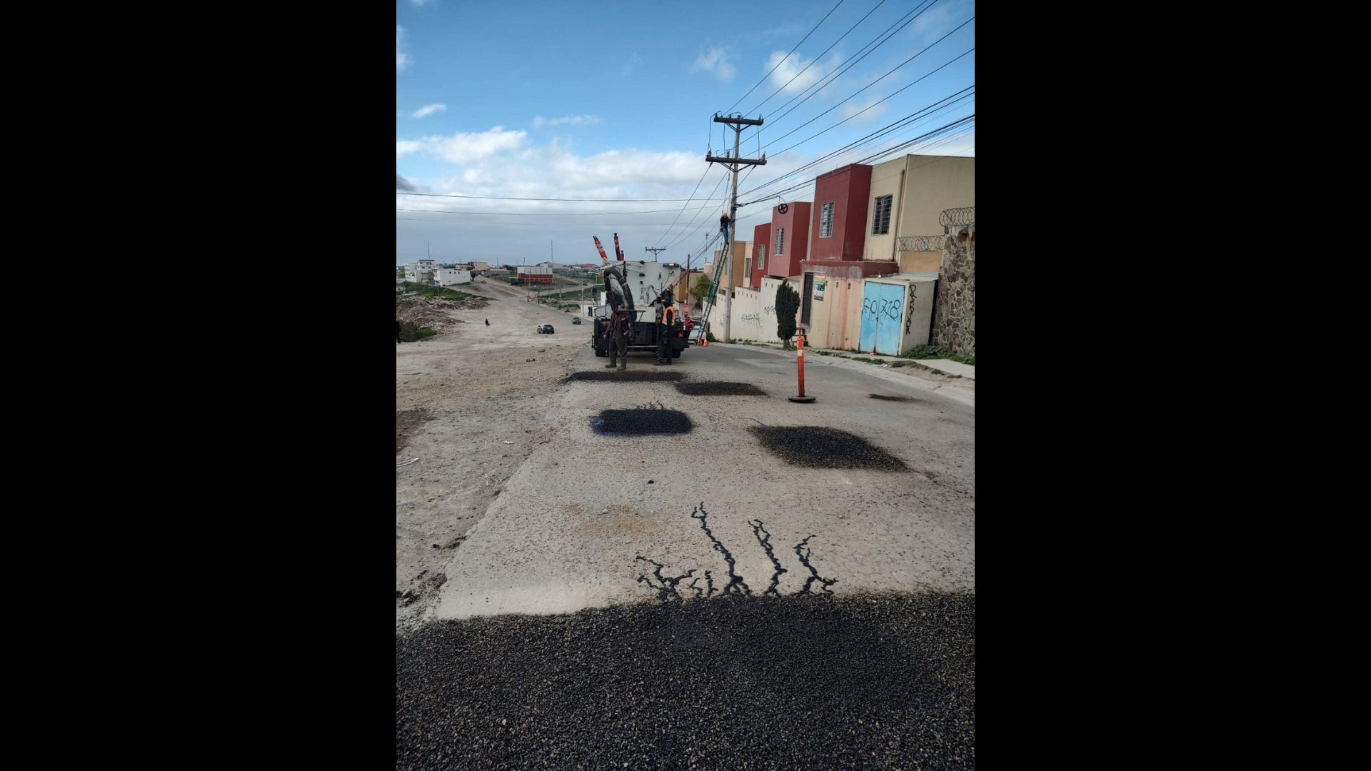 Rehabilitan vialidad en Tijuana y usuarios reclaman calidad