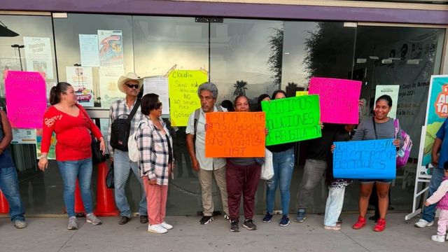ENSENADA: Protestan y cierran Casa Municipal por desalojo de asentamiento en la 89