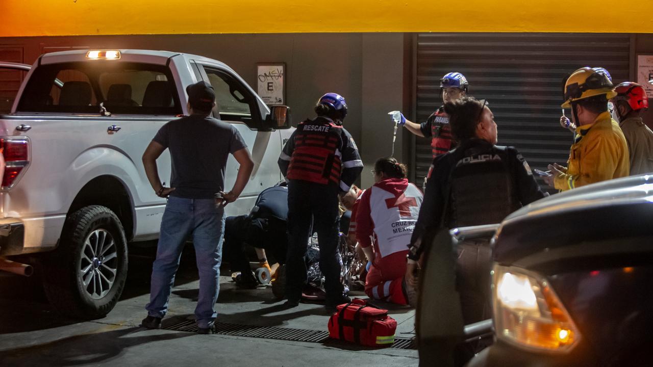 [VIDEO] Balean a pareja afuera de un OXXO: Tijuana