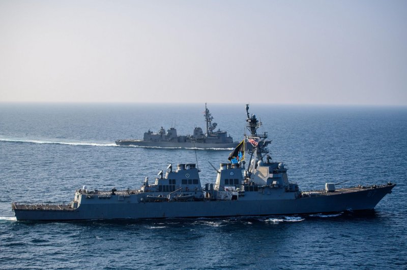 Embarcación USS Mason junto a la embarcación japonesa Akebono, en noviembre del 2023 IFOTO: Web