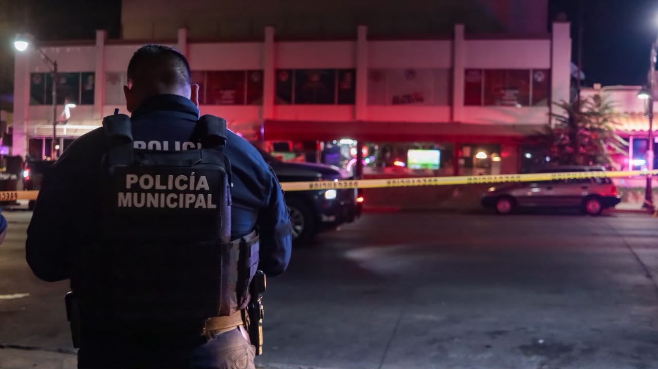 Balean bar en pleno Centro de Tecate; un hombre resulta gravemente herido