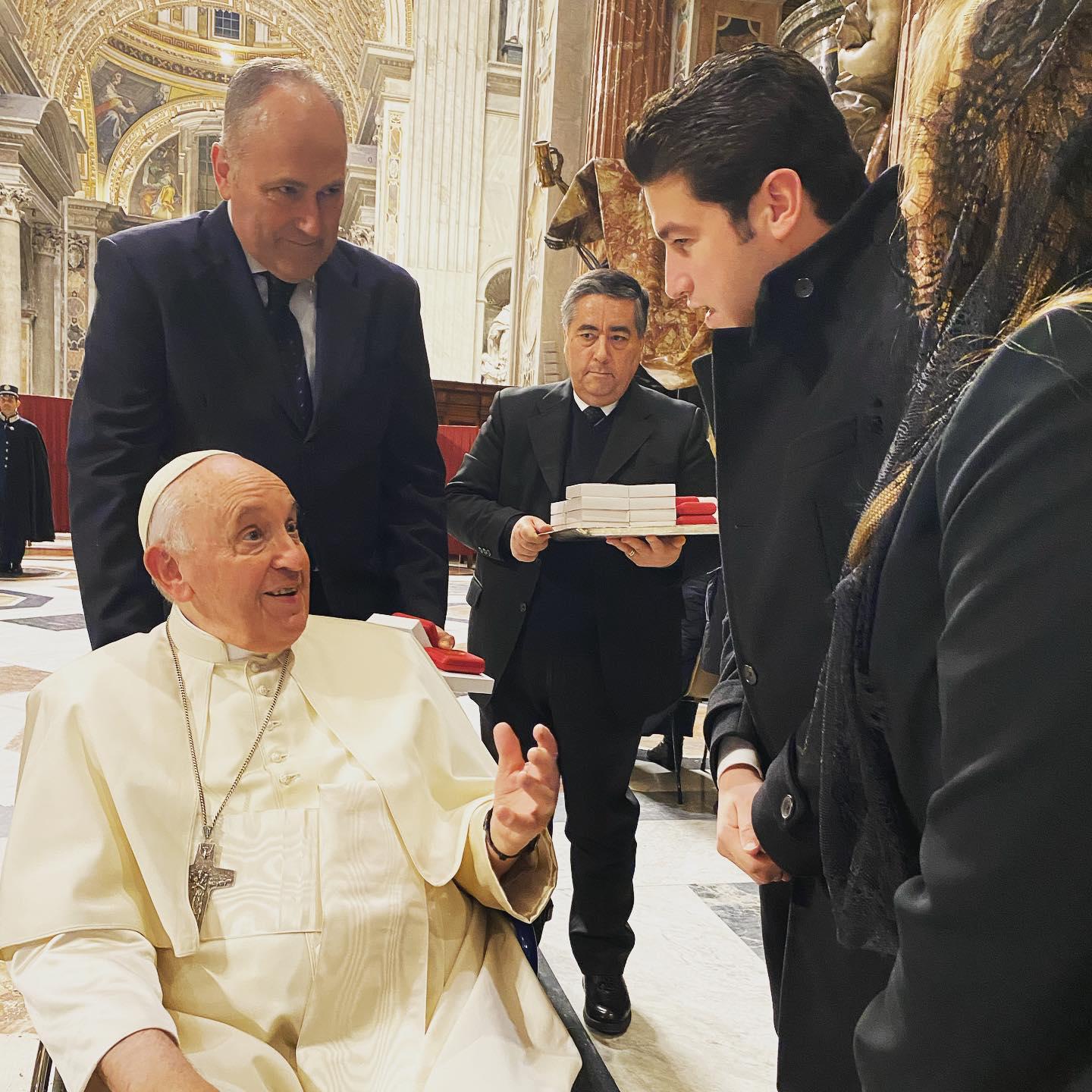 Samuel García recibió la bendición del Papa Francisco