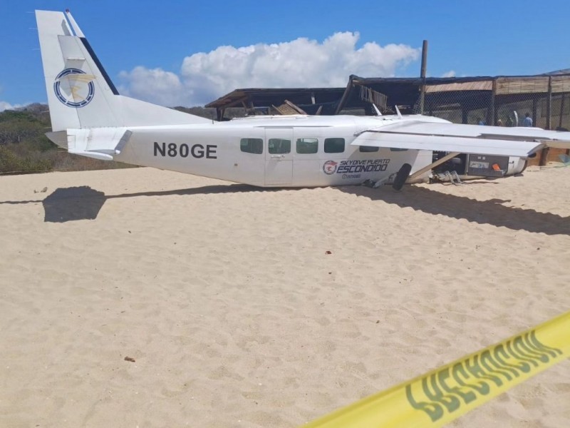 [VIDEO] Cae avioneta en playa de Oaxaca