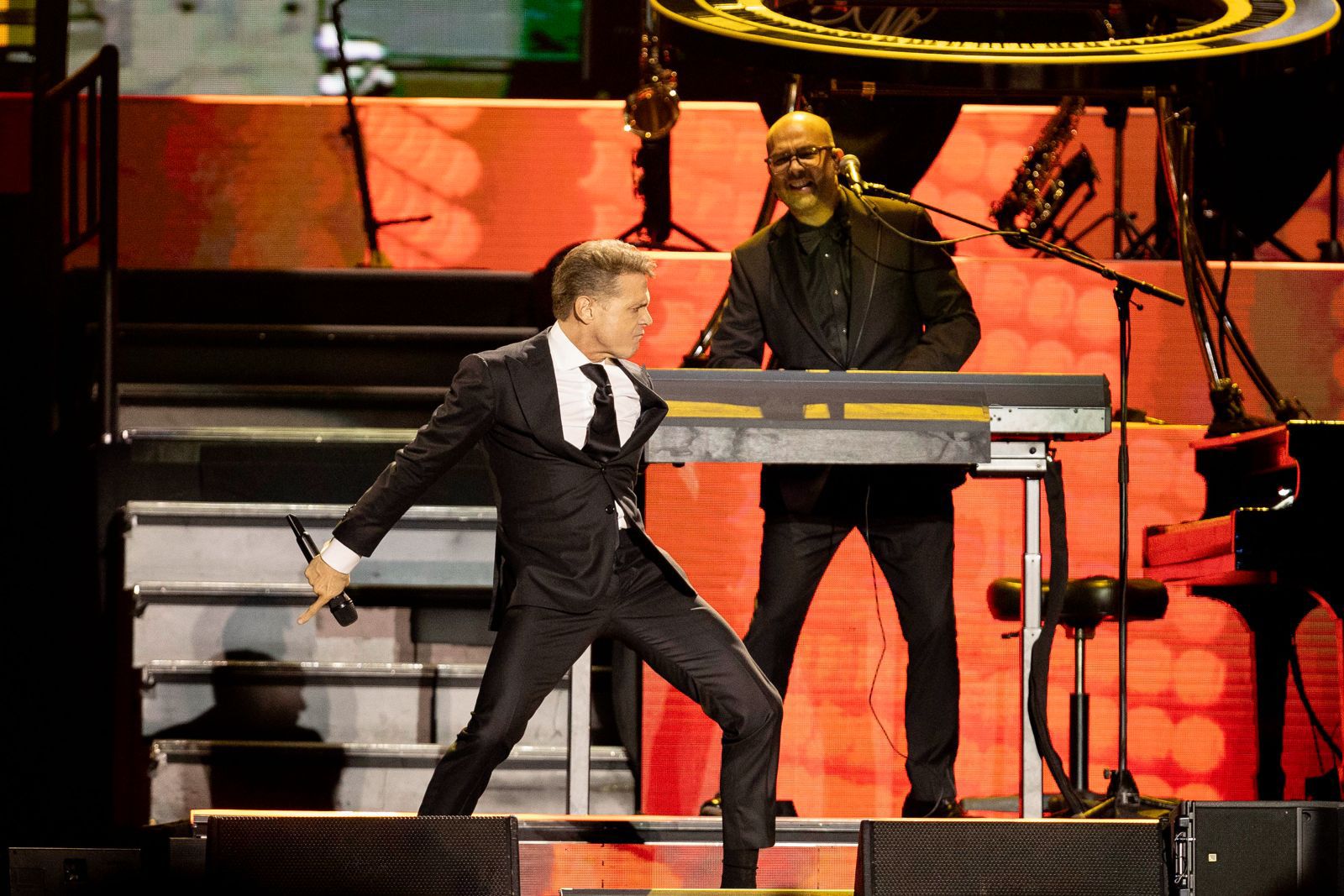 [GALERÍA] Luis Miguel hace brillar a Tijuana en el Estadio Caliente