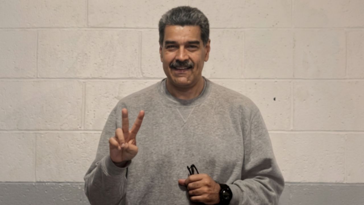 Nicolás Maduro publica fotos desde prisión con mensaje de “amor y esperanza”