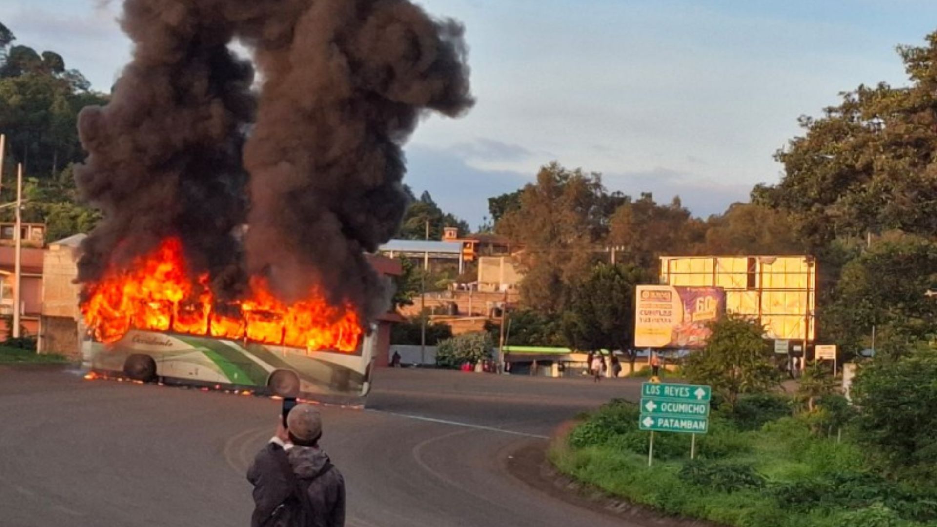 Desaparecen siete policías comunitarios en Michoacán