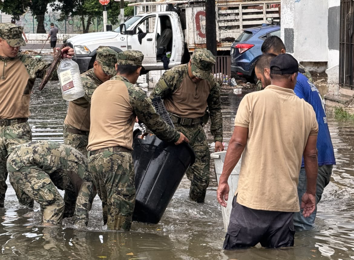 Marina activa Plan de Auxilio tras fuertes lluvias en Mazatlán