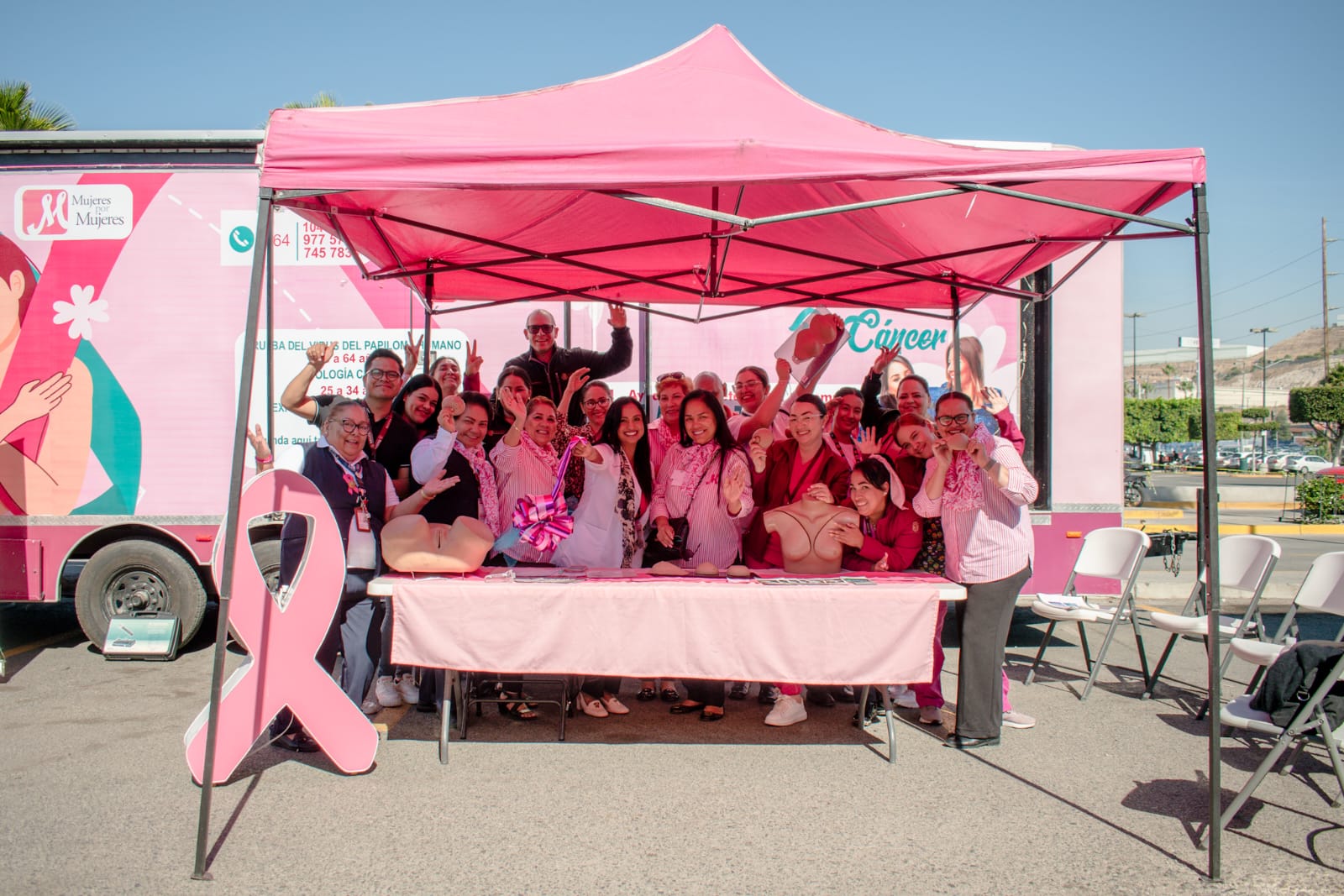 Instalan módulo de prevención y detección de cáncer en Macroplaza