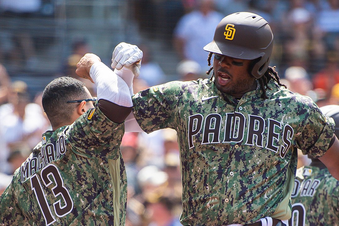 Josh Bell se la votó por segundo día consecutivo en el Petco Park (FOTO: Twitter @Padres).