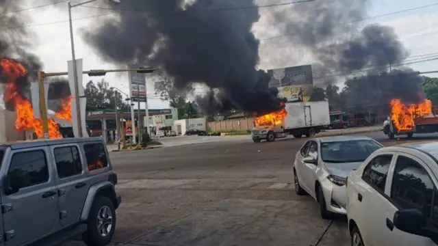 Gobernador de Sinaloa llama a la calma tras enfrentamientos y bloqueos en Culiacán