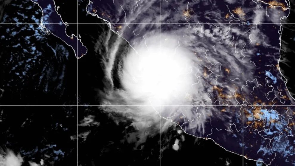 Llegó huracán “Roslyn” como categoría 3 a Nayarit