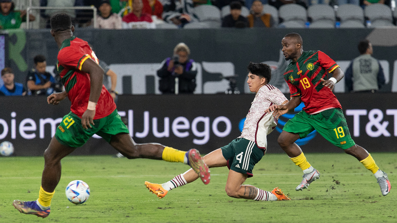 México salvó el bochorno vs Camerún en San Diego