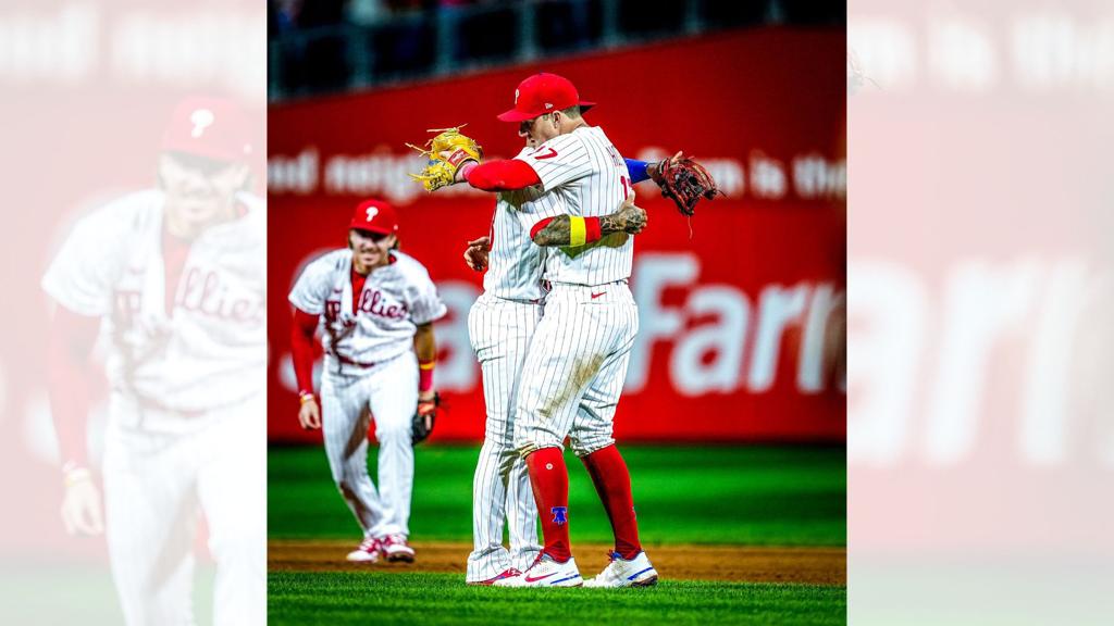 Phillies apaleó a los Braves y tomó la ventaja en la Serie Divisional