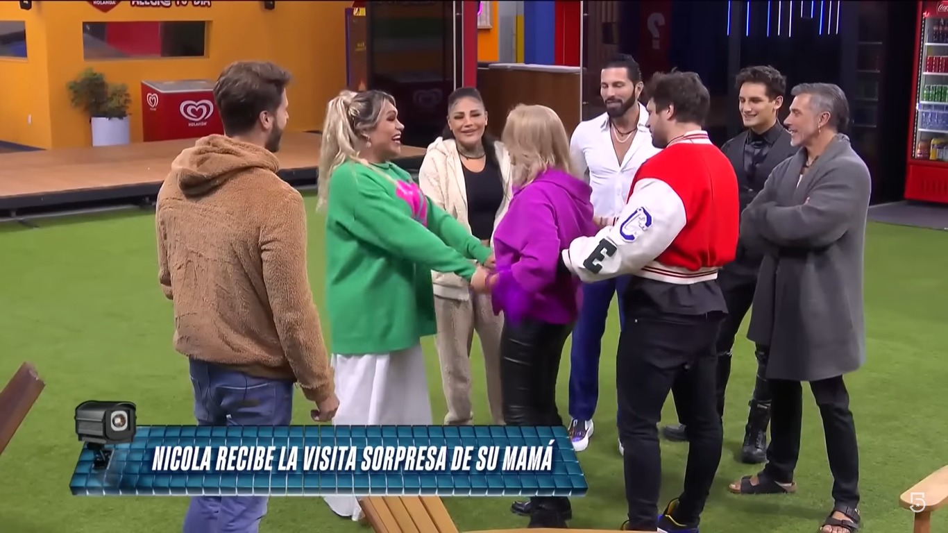 Nicola presenta a Wendy como su “esposa” frente a su mamá