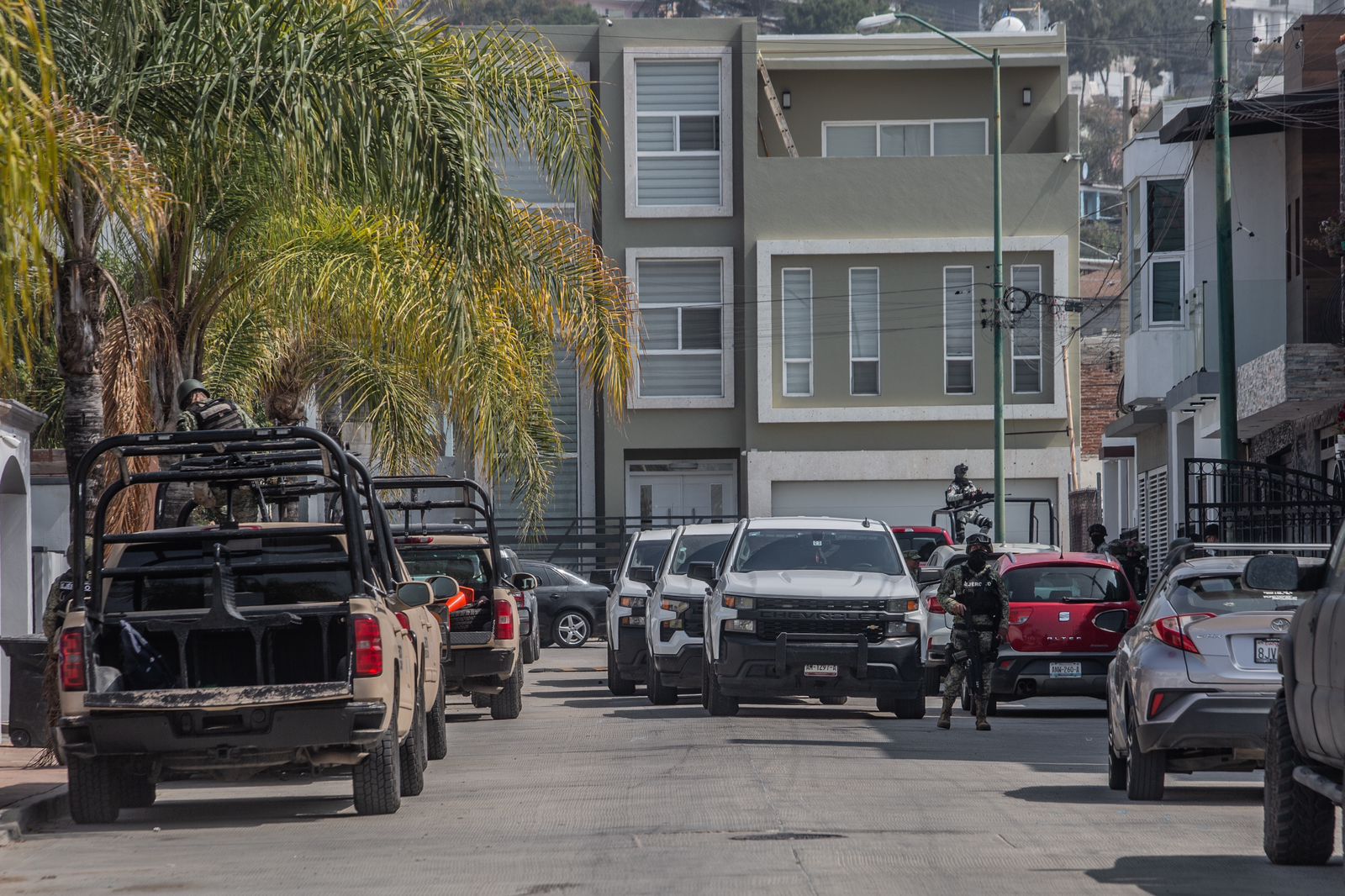 [VIDEO] Cateo en Residencial Olachea: Encuentran armas y droga