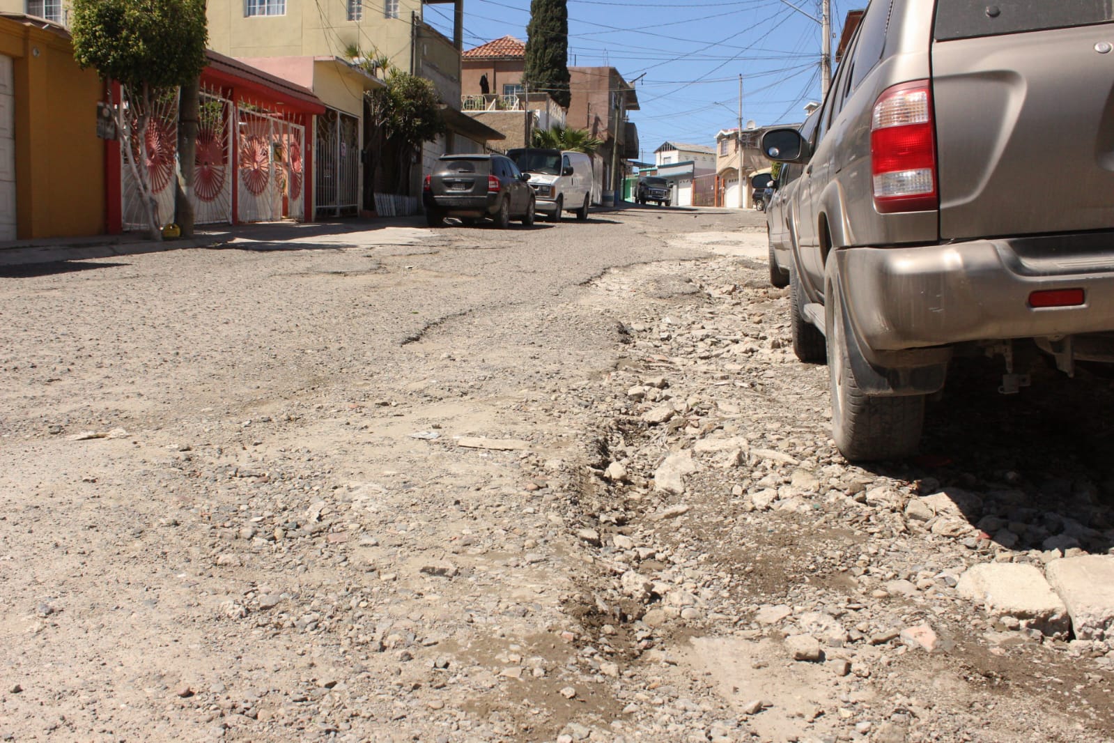 Galería de baches: los de Villa Fontana y Villa del Real