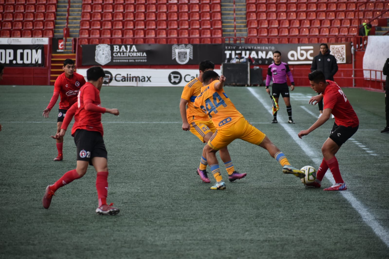 Xolos no puede ganar a Tigres en Fuerzas Básicas