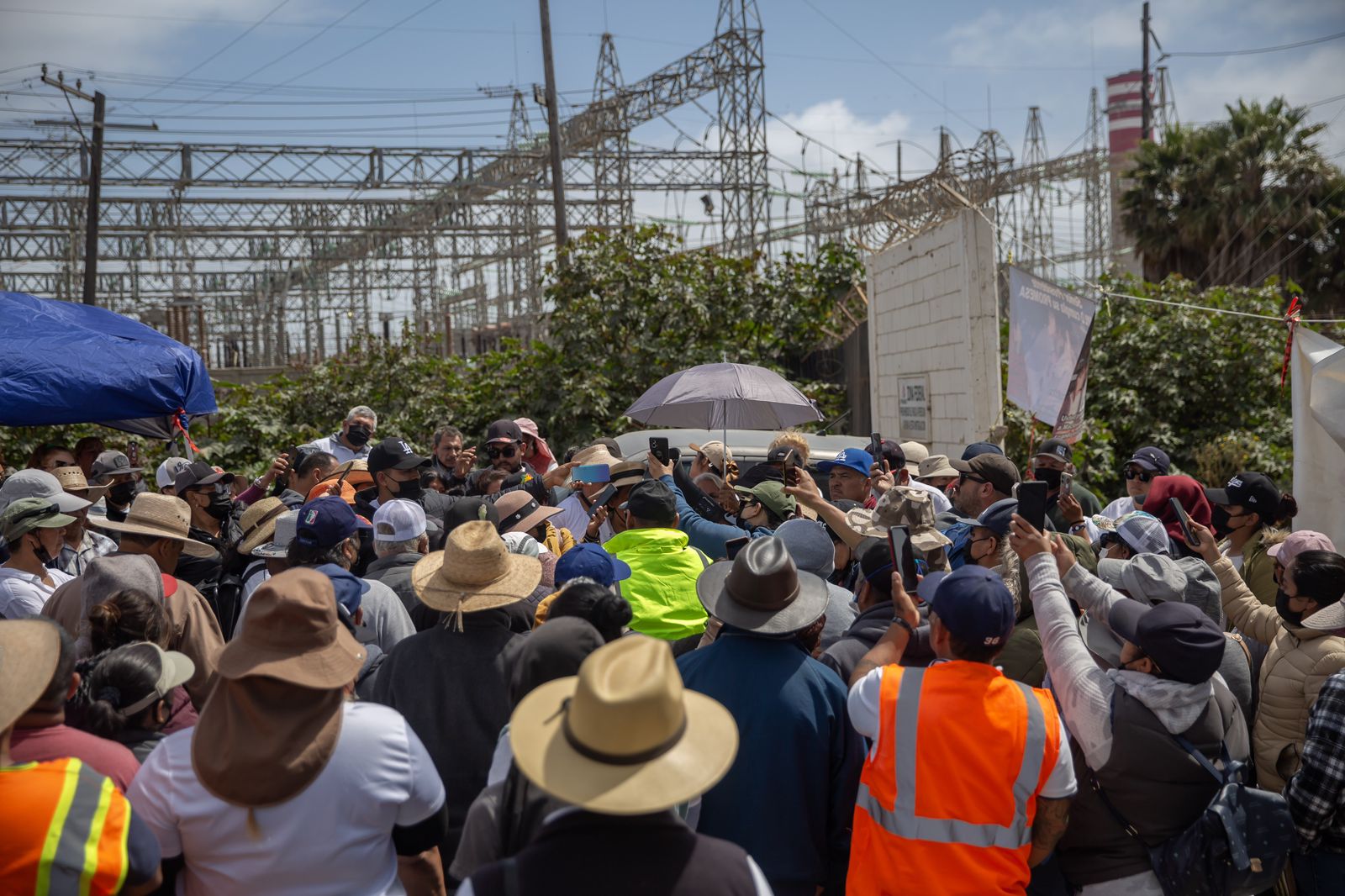 Bloqueo en Pemex Rosarito: Continuará hasta mañana, según representante comunitaria