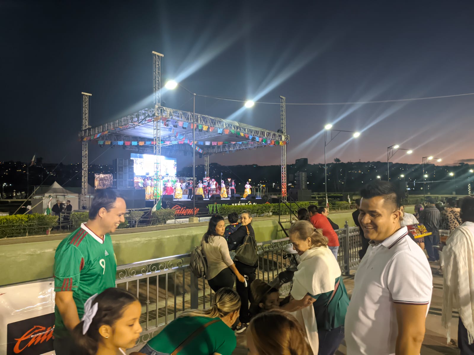 [VÍDEO] ¡Empieza la fiesta en "Canódromo Caliente"!