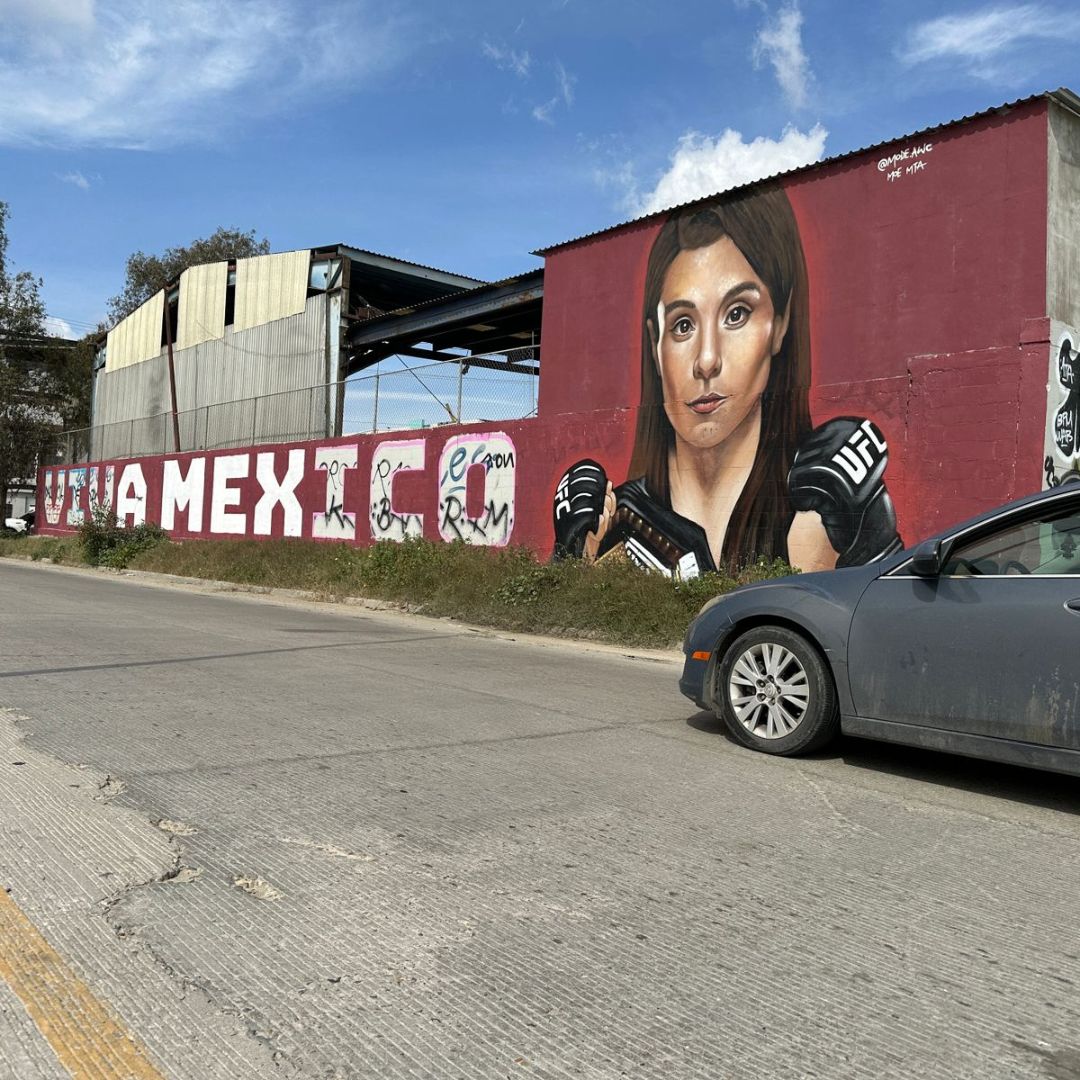 Histórico triunfo para la mexicana Alexa Grasso y amanece mural de ella en Tijuana