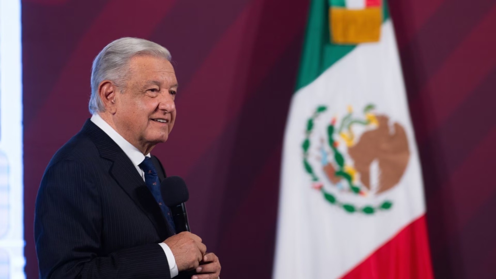 AMLO elimina posdata contra “conservadores” de la mañanera