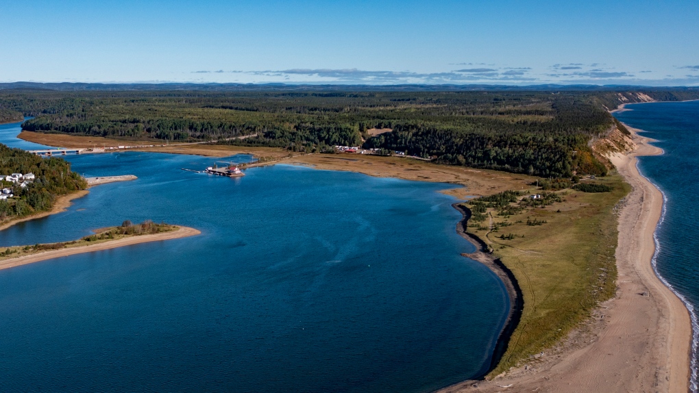 Fallecen cuatro niños: Tragedia en playa de Quebec