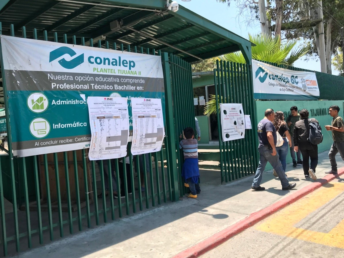 Denuncian docentes despedidos injustificados en COBACH y CONALEP