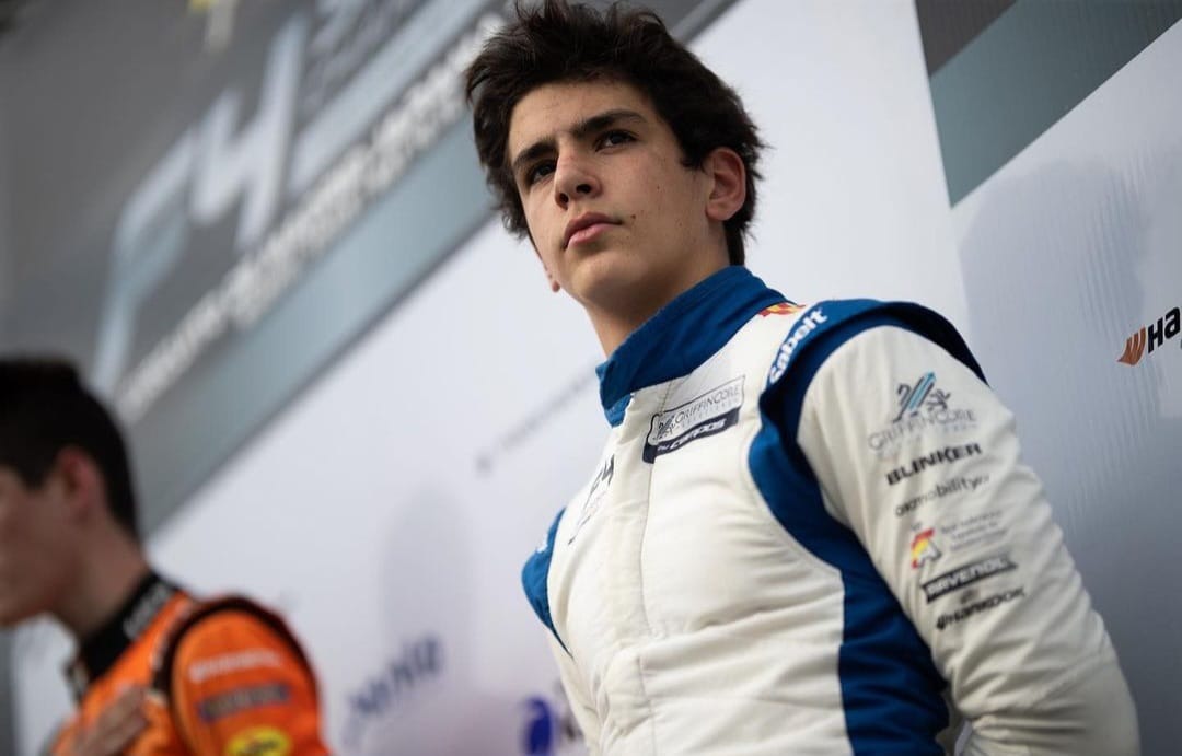 Histórica victoria de piloto Azteca Ernesto Rivera en F4 Spain