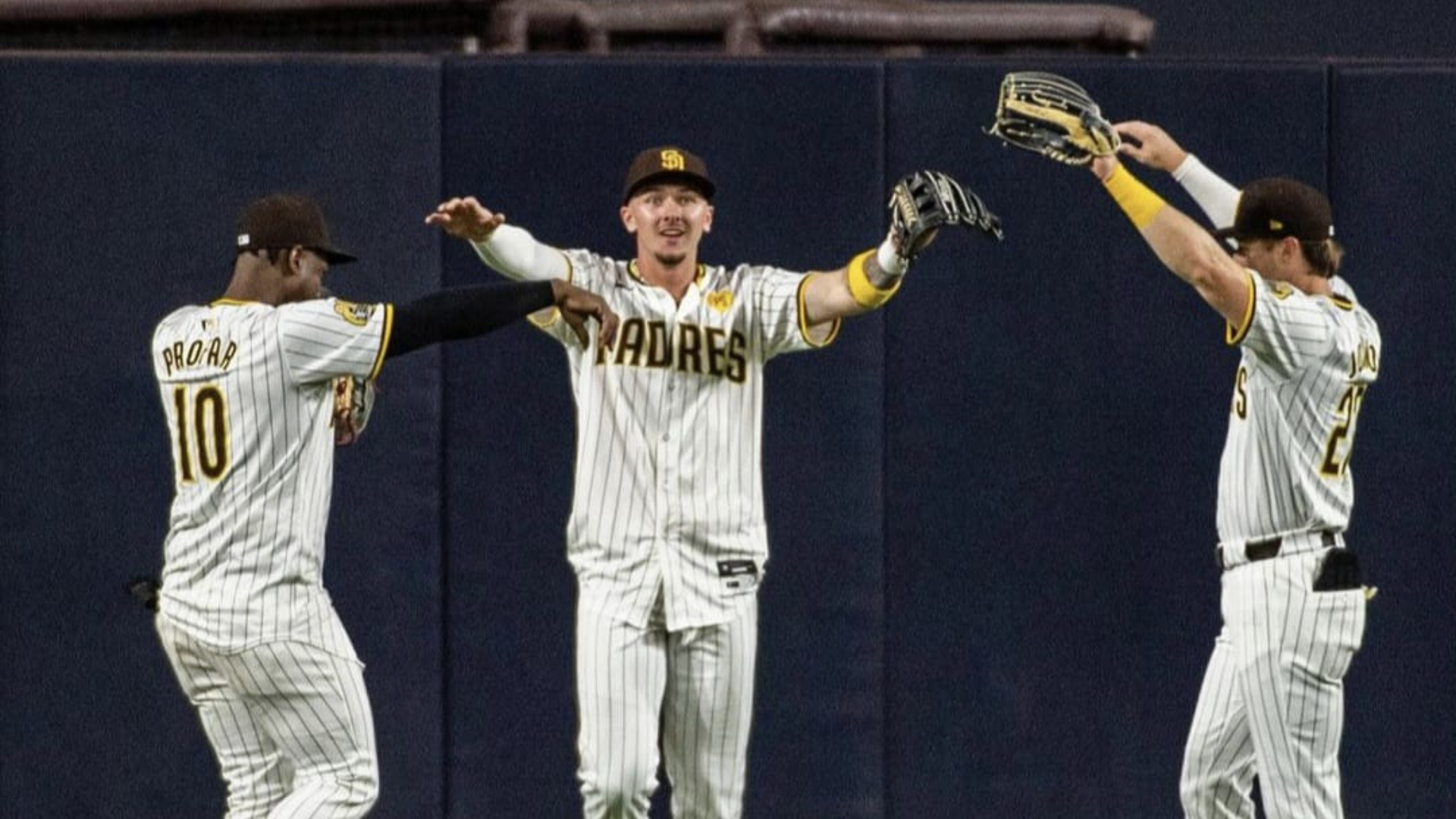 Padres asegura serie ante Mellizos