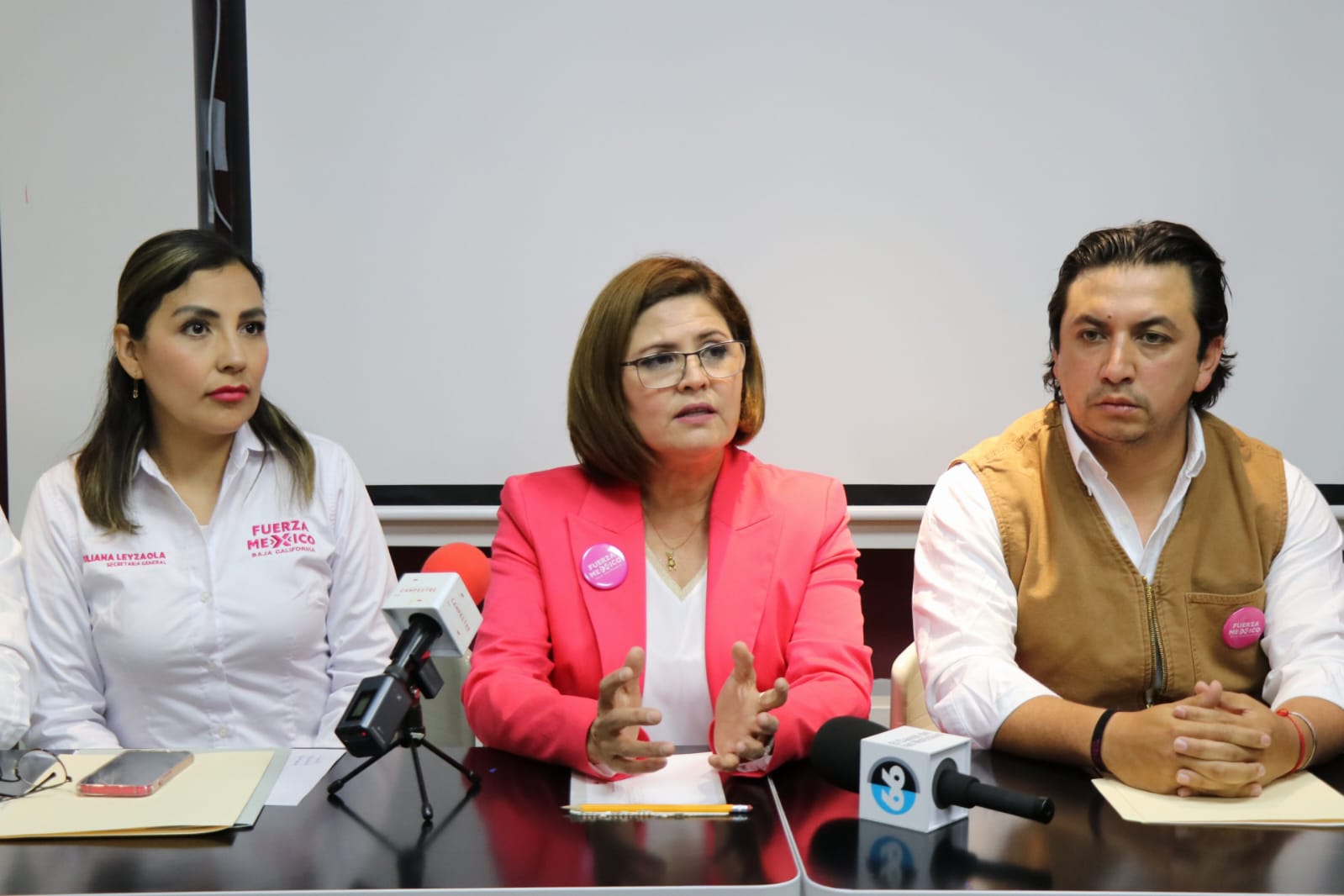 Regidora Miriam Echeverría se va a Fuerza por México