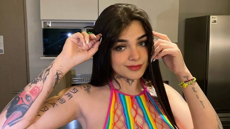 Karely Ruiz comparte en redes que se ligó a un coreano