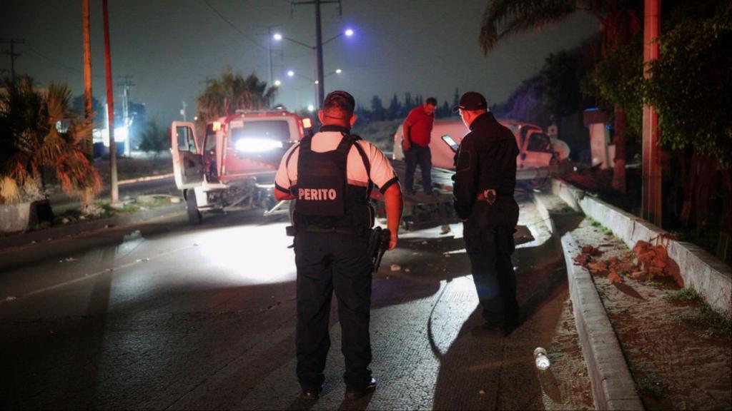 [VIDEO] Accidente vehicular provoca el cierre parcial del Rosas Magallon