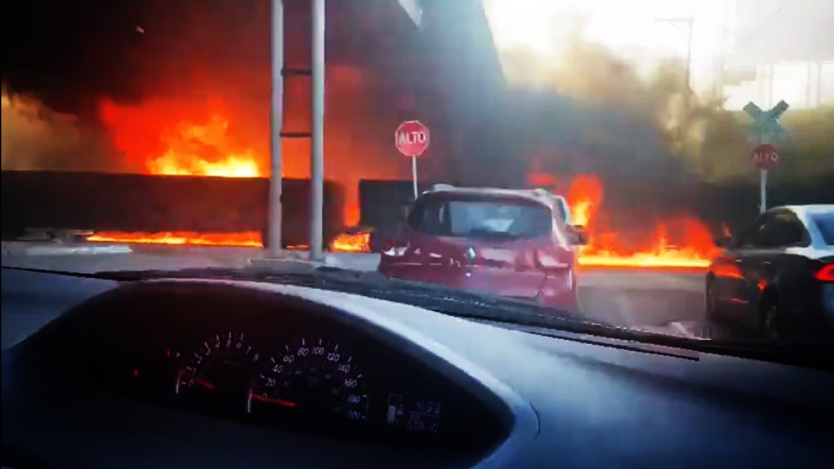 [VÍDEO] Explota pipa tras chocar contra tren en Aguascalientes