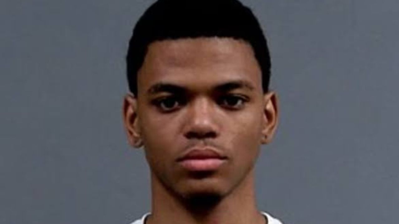Detienen a joven de 19 años por tiroteo en universidad de Virginia