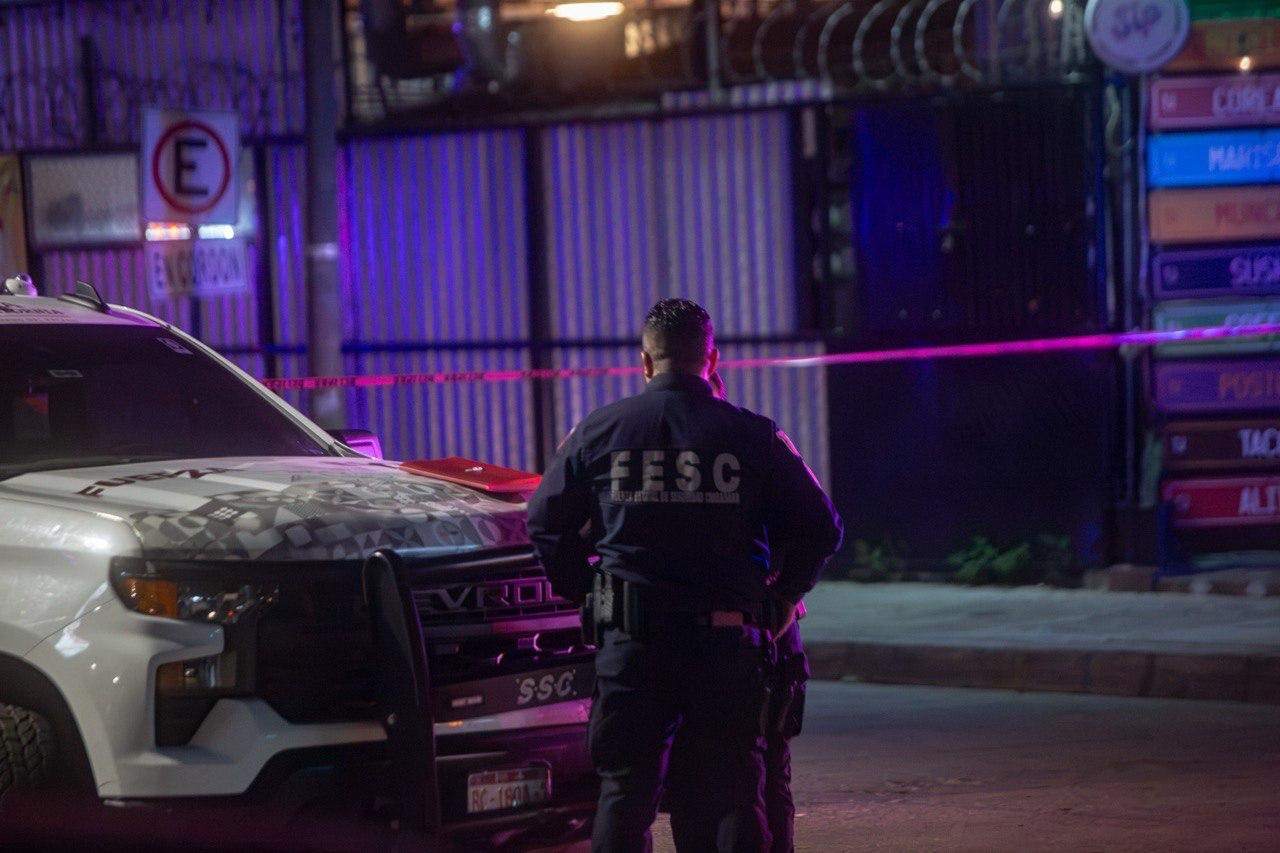 Ataque armado en negocio de comida deja un muerto y una mujer herida en Tijuana