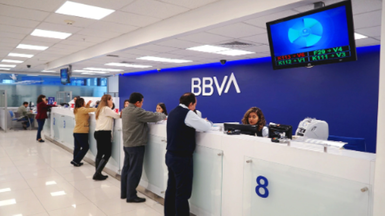 La Asociación de Bancos de México, dio a conocer que todas las instituciones bancarias suspenden operaciones este próximo lunes debido a la celebración del Día del Empleado Bancario, en el cual se busca reconocer la labor del sector financiero.