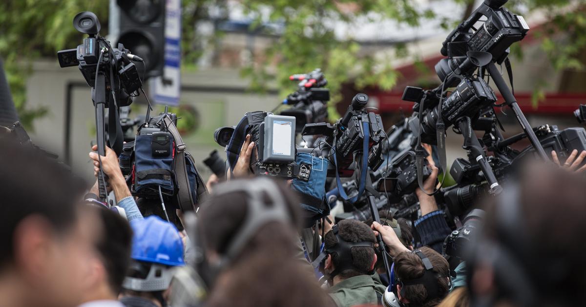 Buscan periodistas denuncia penal por filtración de información  en mañanera de AMLO