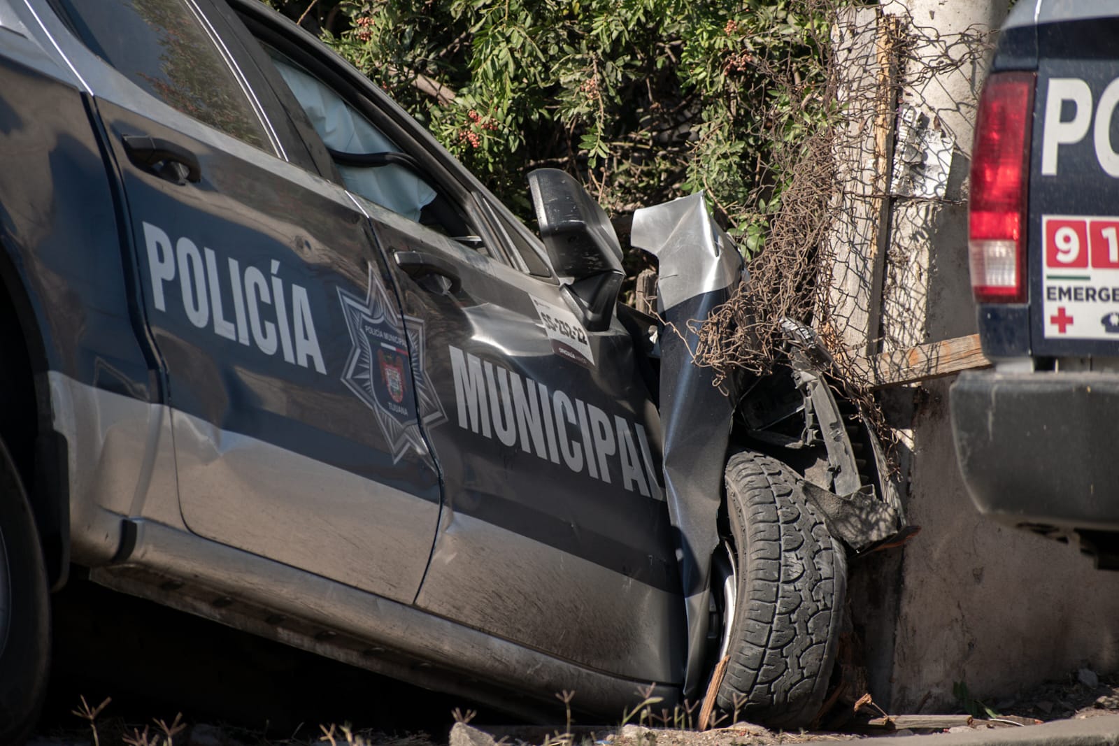 Patrol crashes into house after pursuit: Tijuana