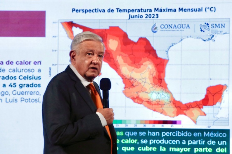 Van 8 muertos por golpe de calor: AMLO denuncia tendencia amarillista en los medios