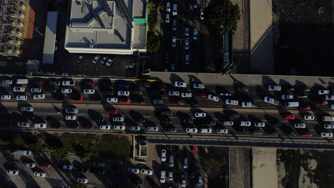 Tráfico lento en calles de Tijuana